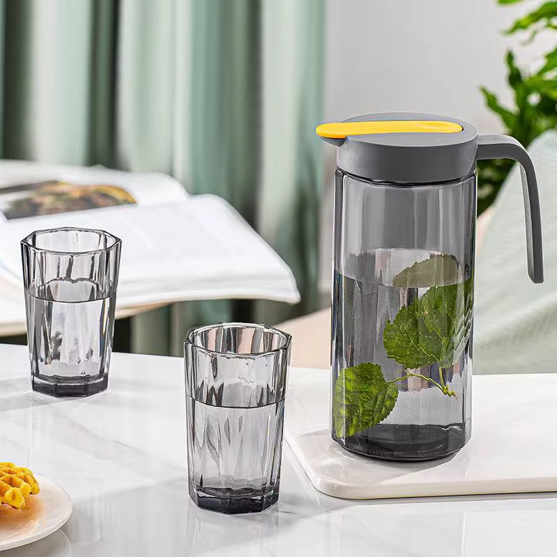 Glass water/juice jug with 4 pcs cups minimalist design with lid 32 oz