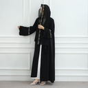 ABAYA AVEC Manches amples et fluides ornées de délicates broderies florales effet liane