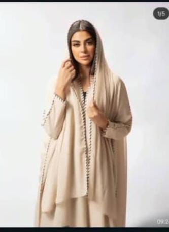 Abaya beige avec motif (Abay016)